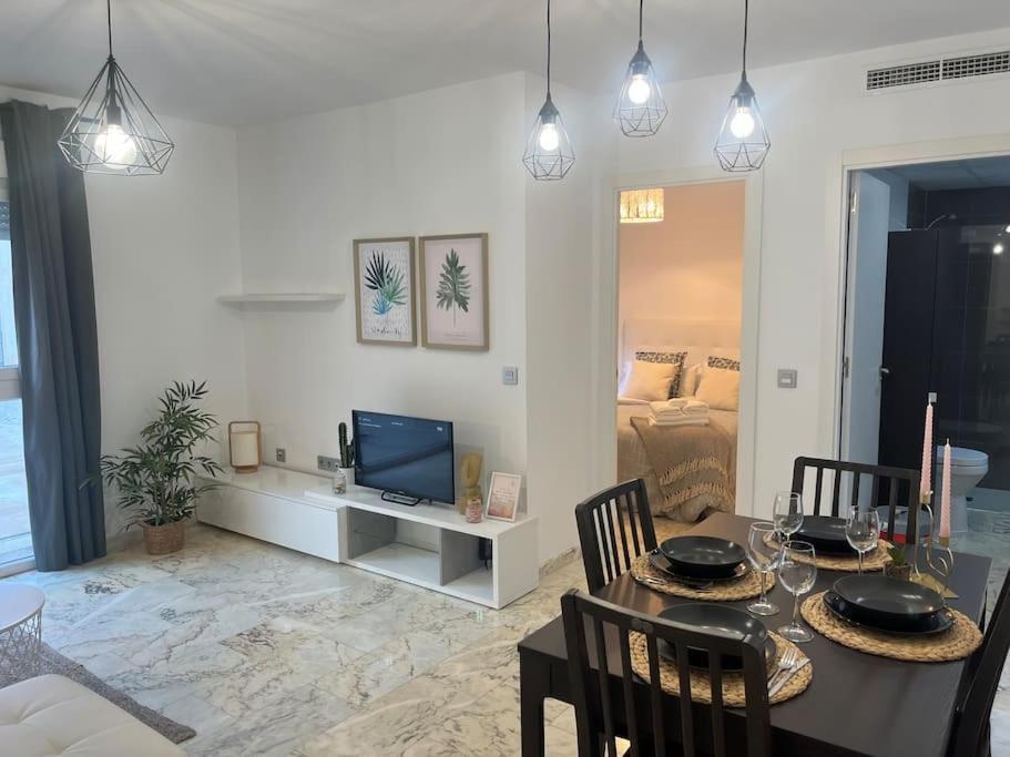 Love Rent4 Malaga Lyli Torremolinos Exterior photo